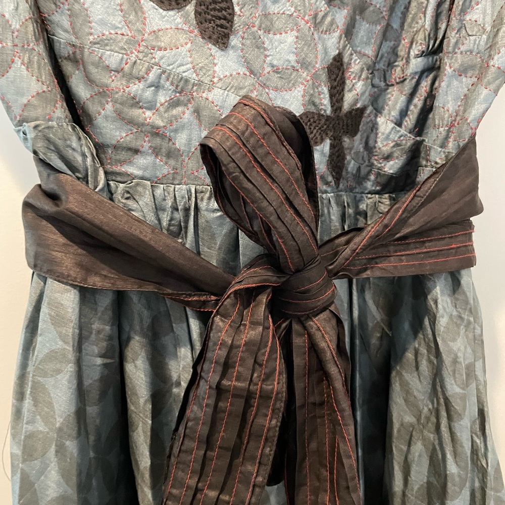 Suutra gorgeous silk dress - Picture 3 of 9